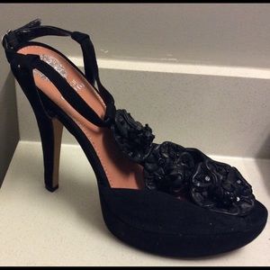 Vince Camuto T-Strap Stilleto Sandals